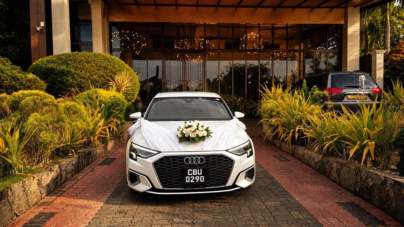 Wedding car decoration style