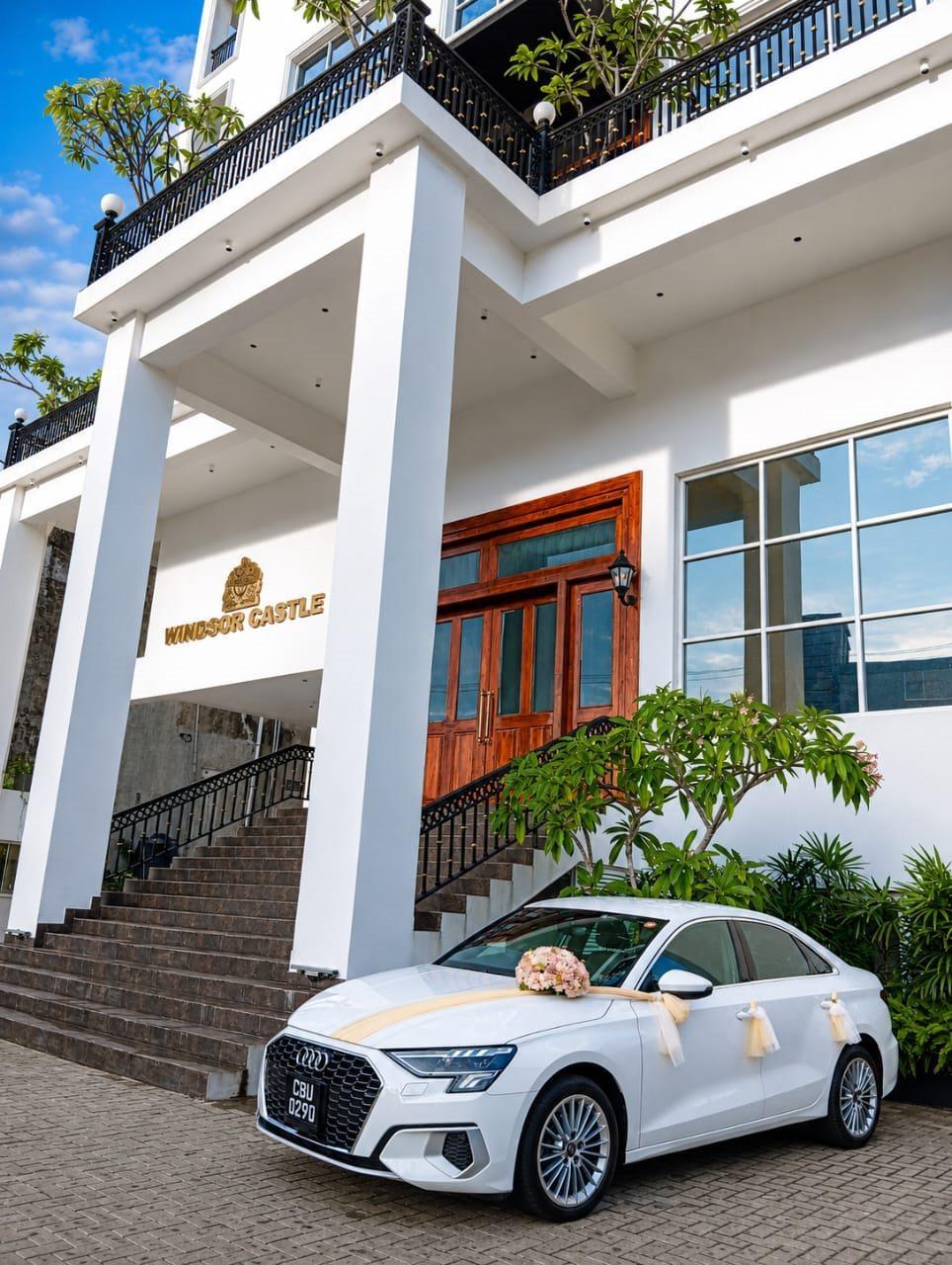 Wedding car decoration style