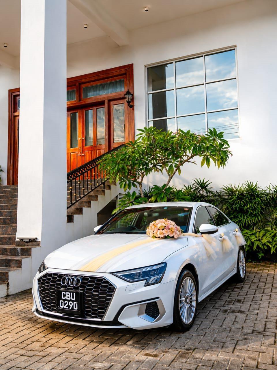 Wedding car decoration style